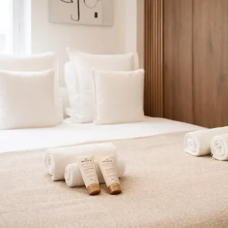 Montparnasse Deluxe Apartmán *