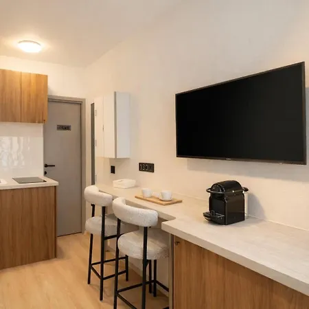 Montparnasse Deluxe Apartmán *